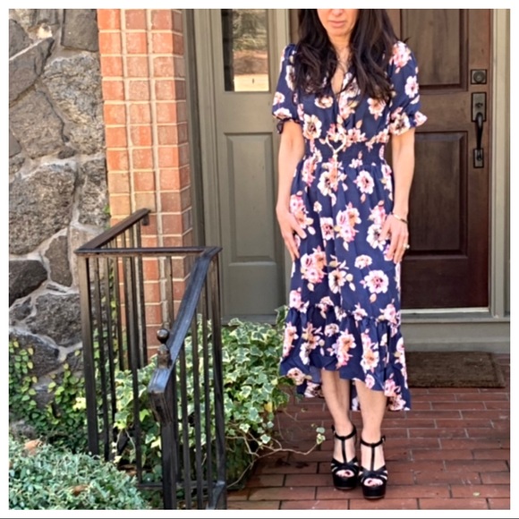 ✨LAST ONEAbsolutely gorgeous floral high low dress - Picture 3 of 8